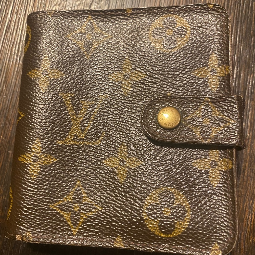 Authentic Louis Vuitton Wallet